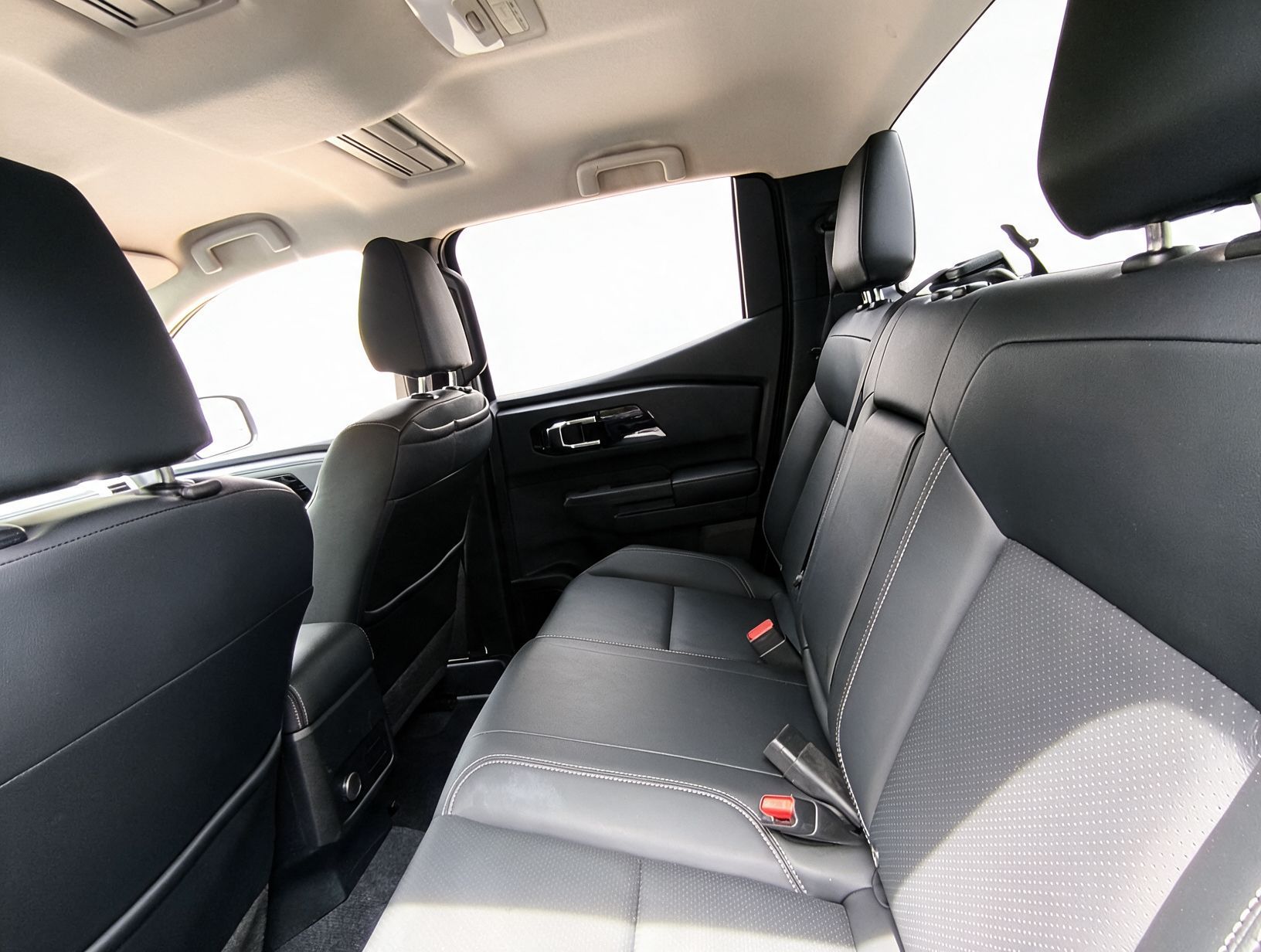 MITSUBISHI TRITON HPE 2.4 4X4 TB DIESEL AUT 2026 — foto 10