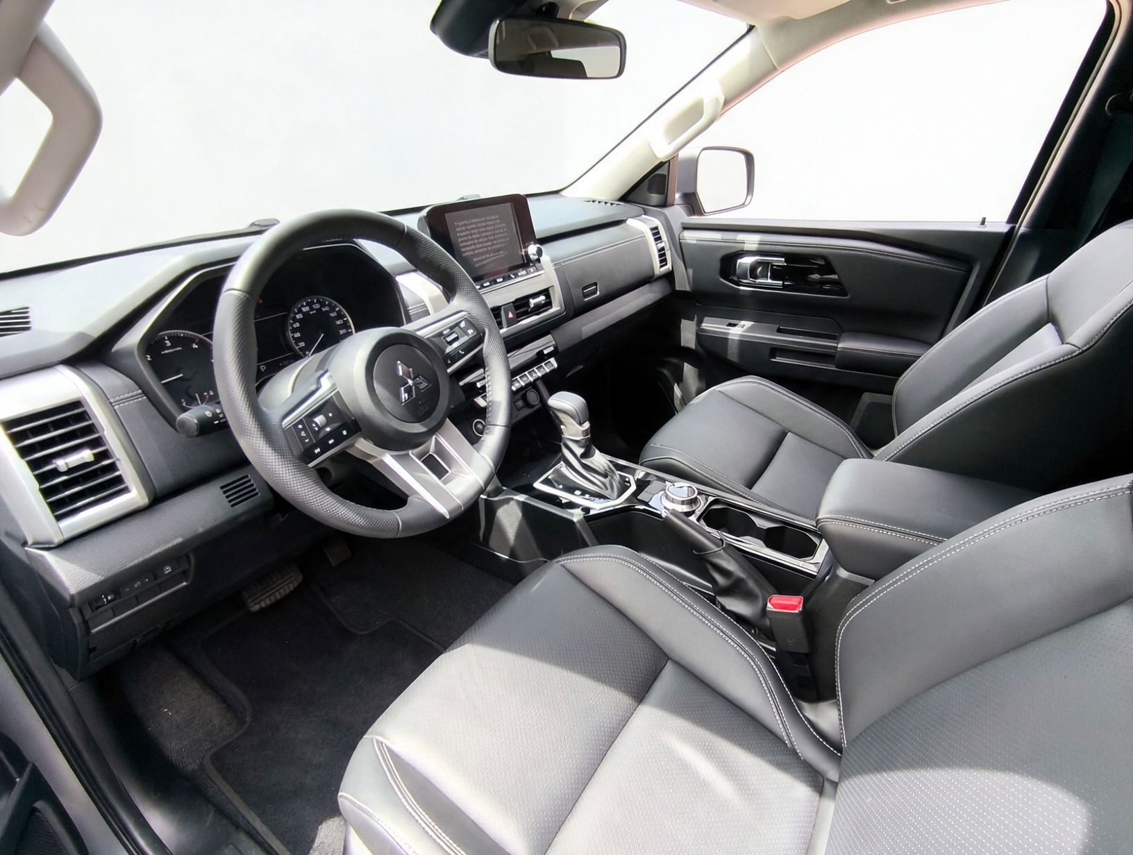 MITSUBISHI TRITON HPE 2.4 4X4 TB DIESEL AUT 2026 — foto 8