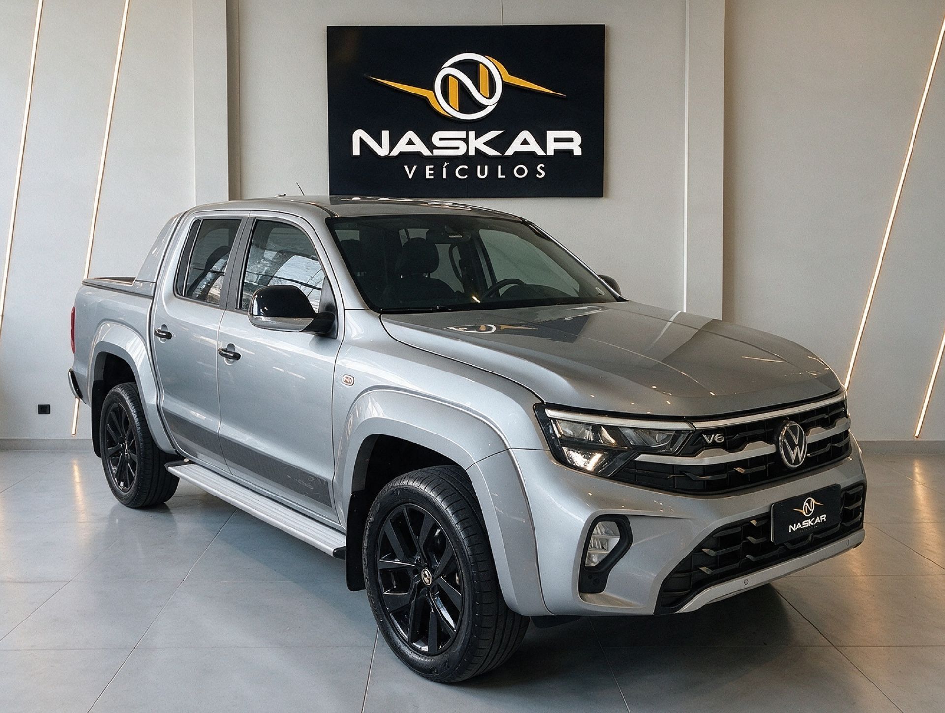 VOLKSWAGEN AMAROK V6 EXTREME 2025 COM LONA ELETRICA — foto 2