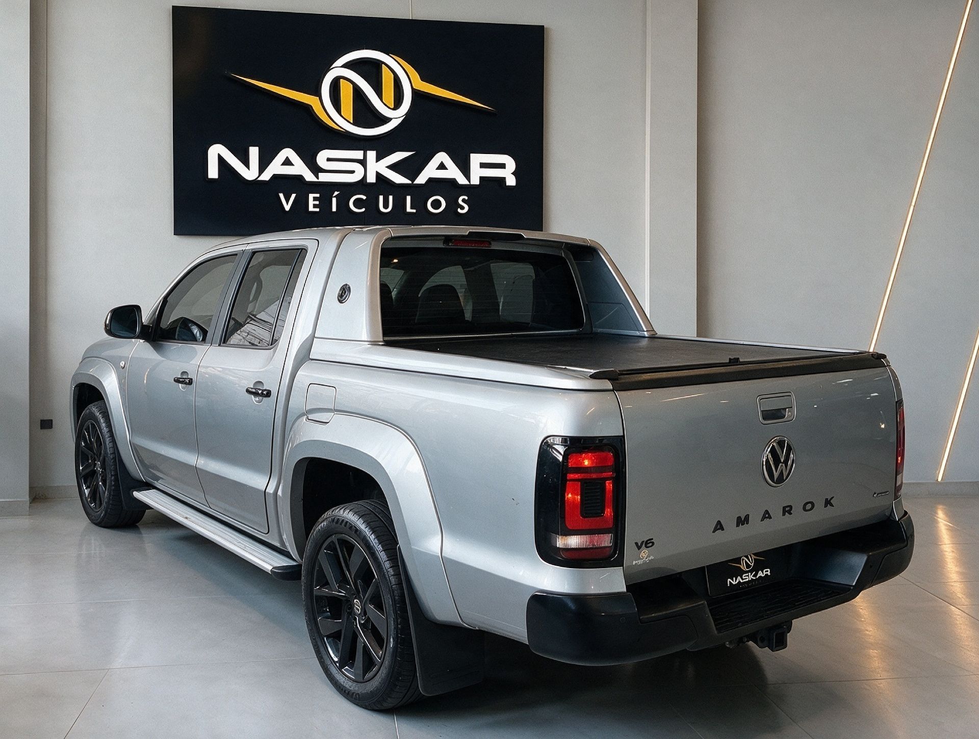 VOLKSWAGEN AMAROK V6 EXTREME 2025 COM LONA ELETRICA — foto 5