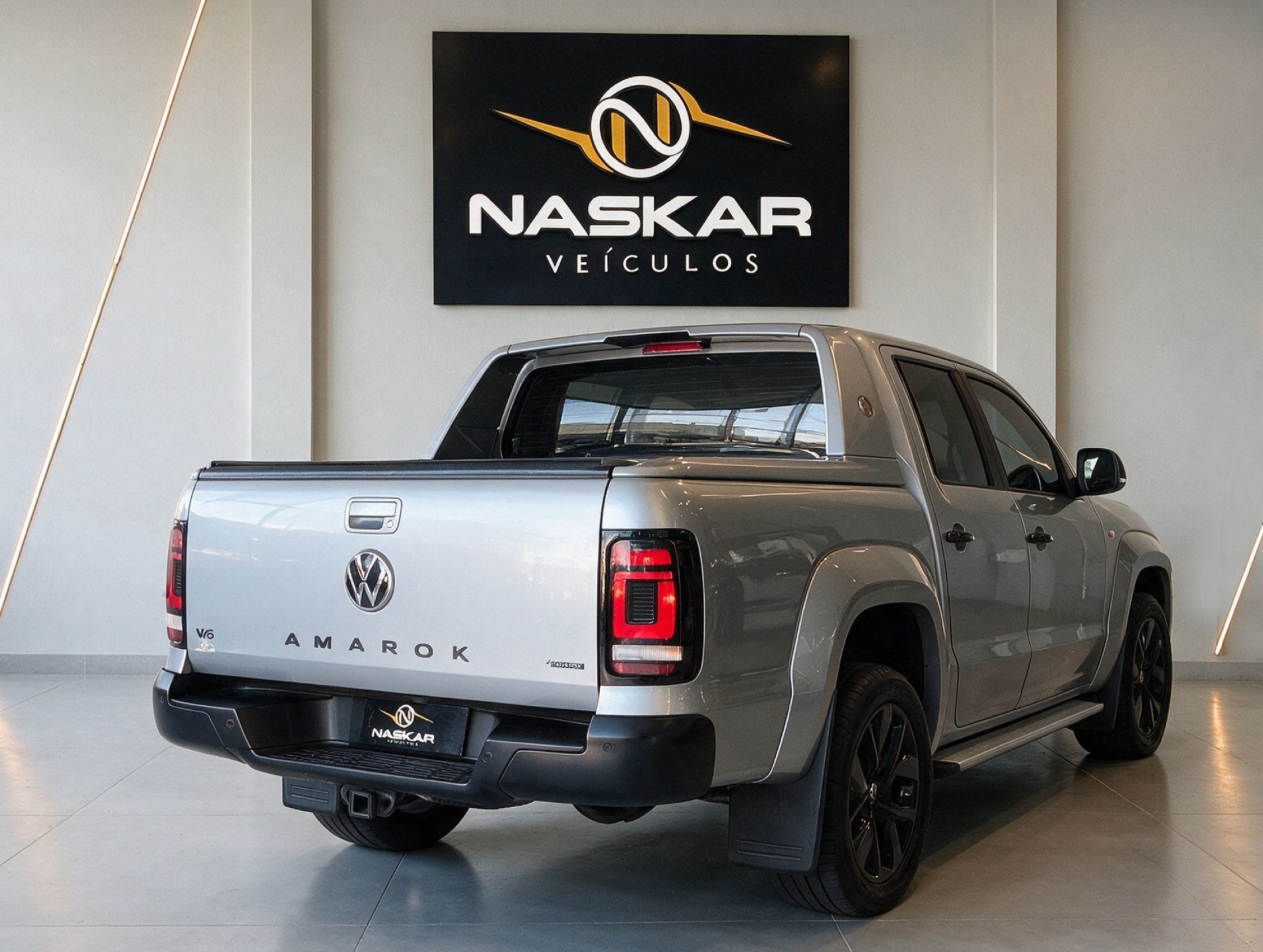 VOLKSWAGEN AMAROK V6 EXTREME 2025 COM LONA ELETRICA — foto 6