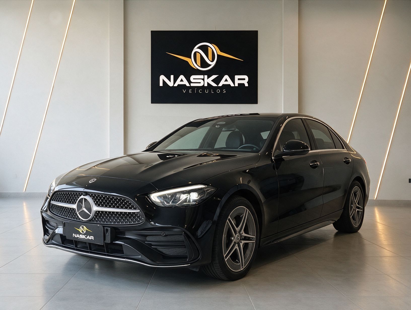 MERCEDES-BENZ C200 AMG LINE 2024