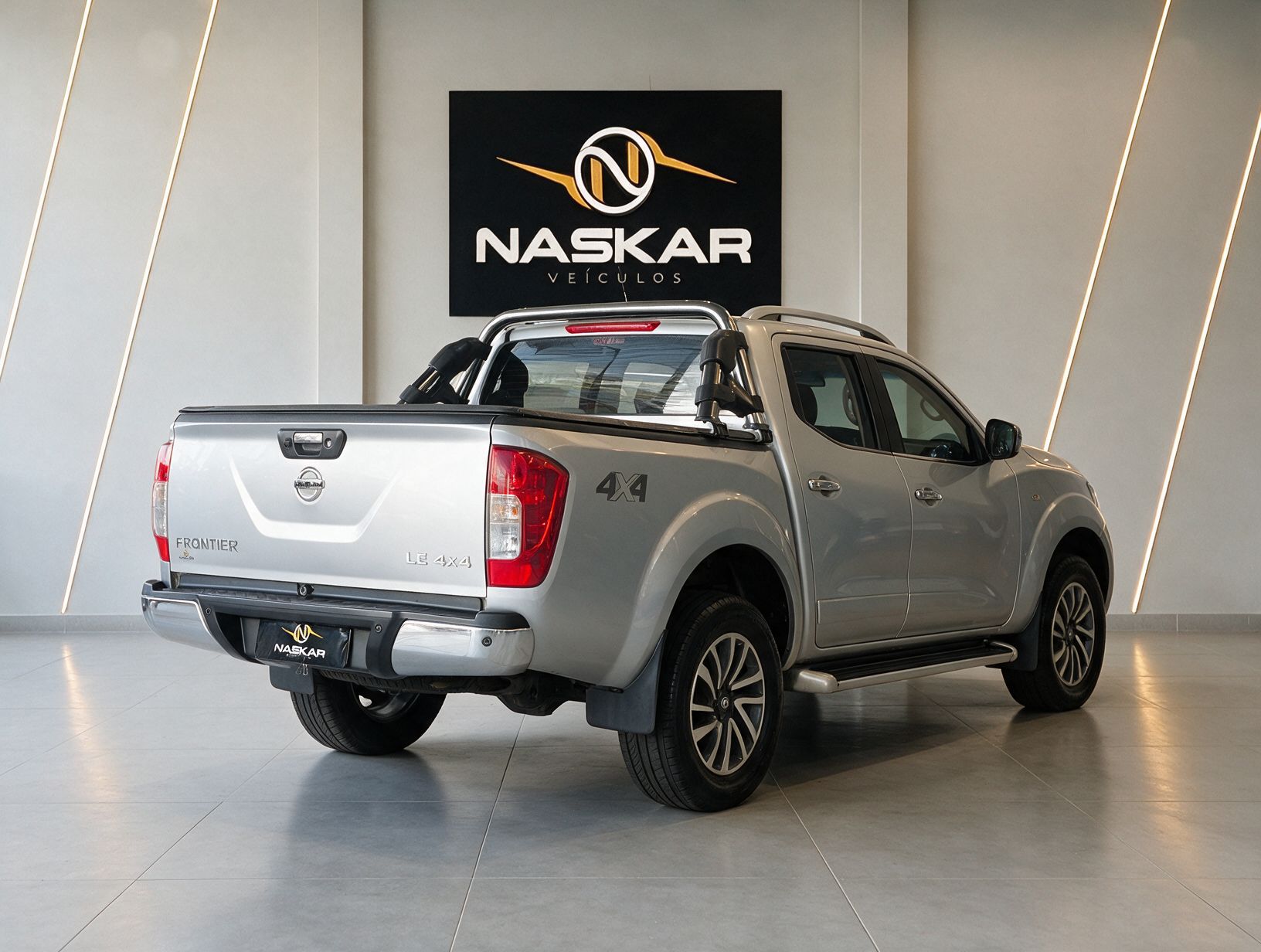 NISSAN FRONTIER LE 4X4 2.3 AUT DIESEL — foto 10