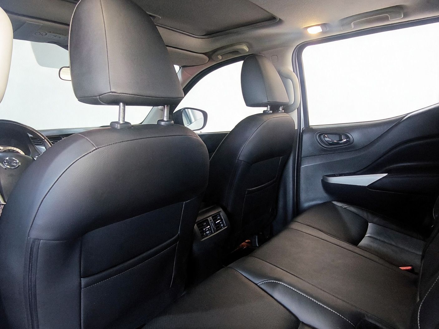 NISSAN FRONTIER LE 4X4 2.3 AUT DIESEL — foto 3