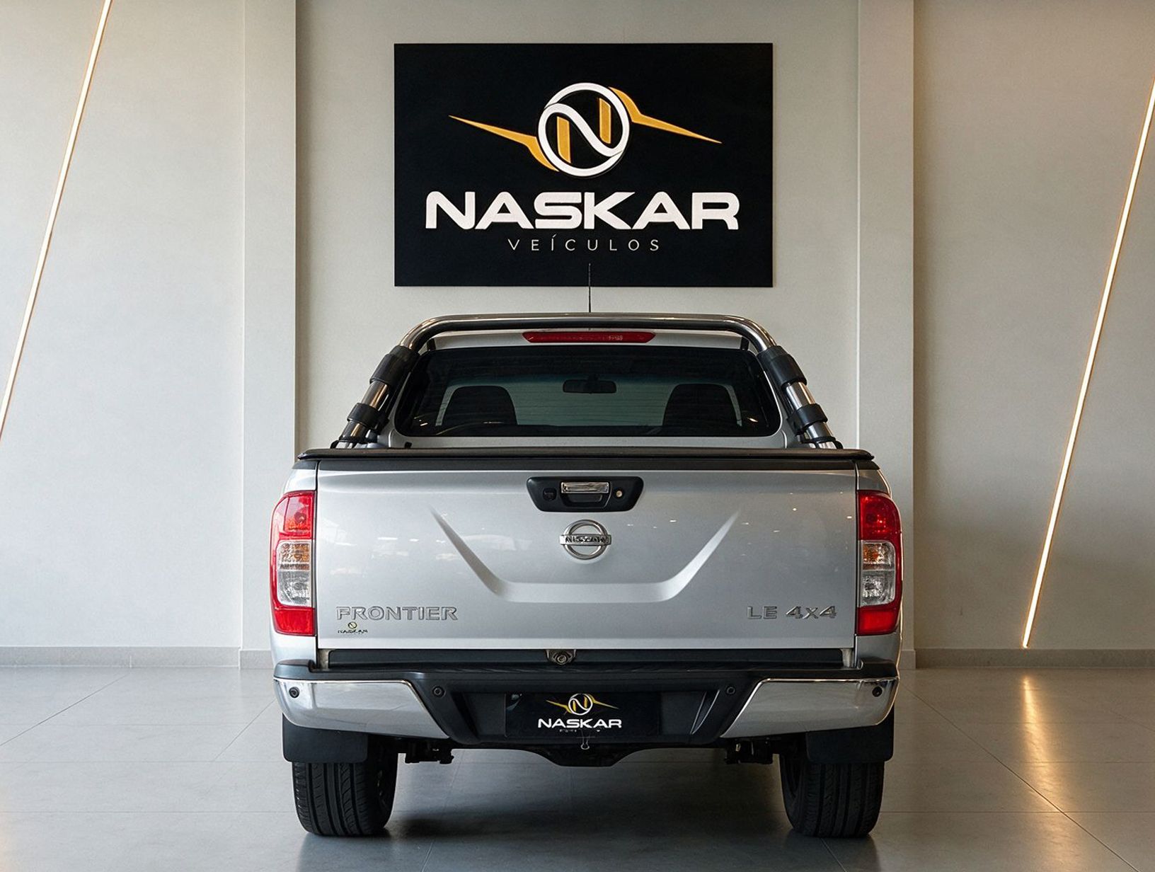 NISSAN FRONTIER LE 4X4 2.3 AUT DIESEL — foto 6