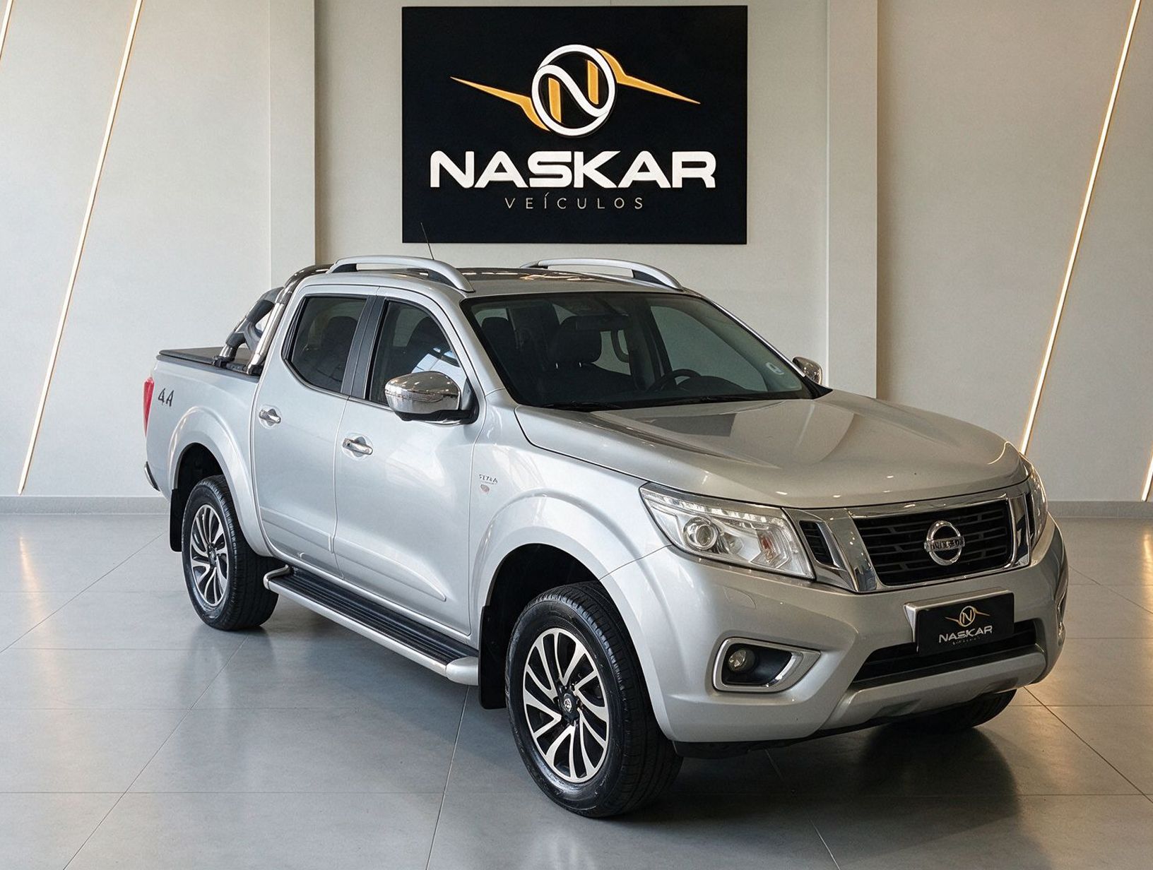 NISSAN FRONTIER LE 4X4 2.3 AUT DIESEL — foto 8