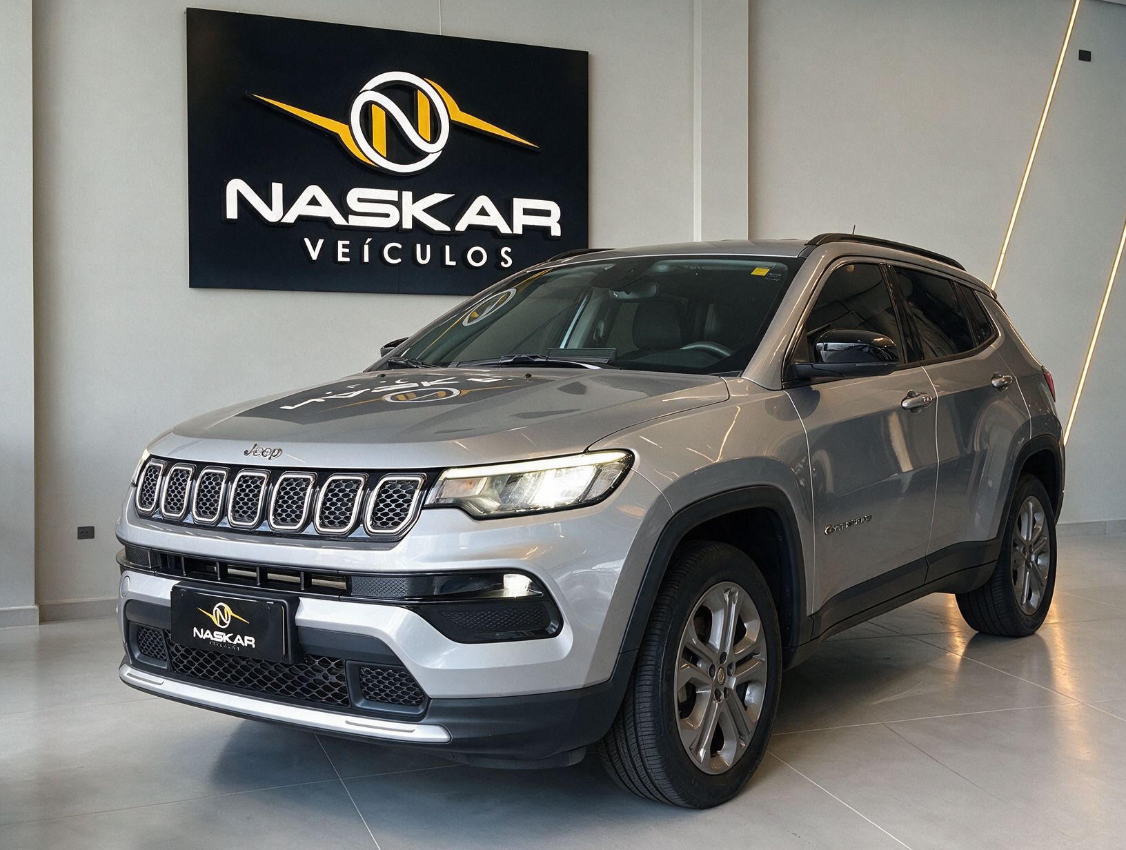 JEEP COMPASS LONGITUDE 1.3 FLEX TB 2023 — frente