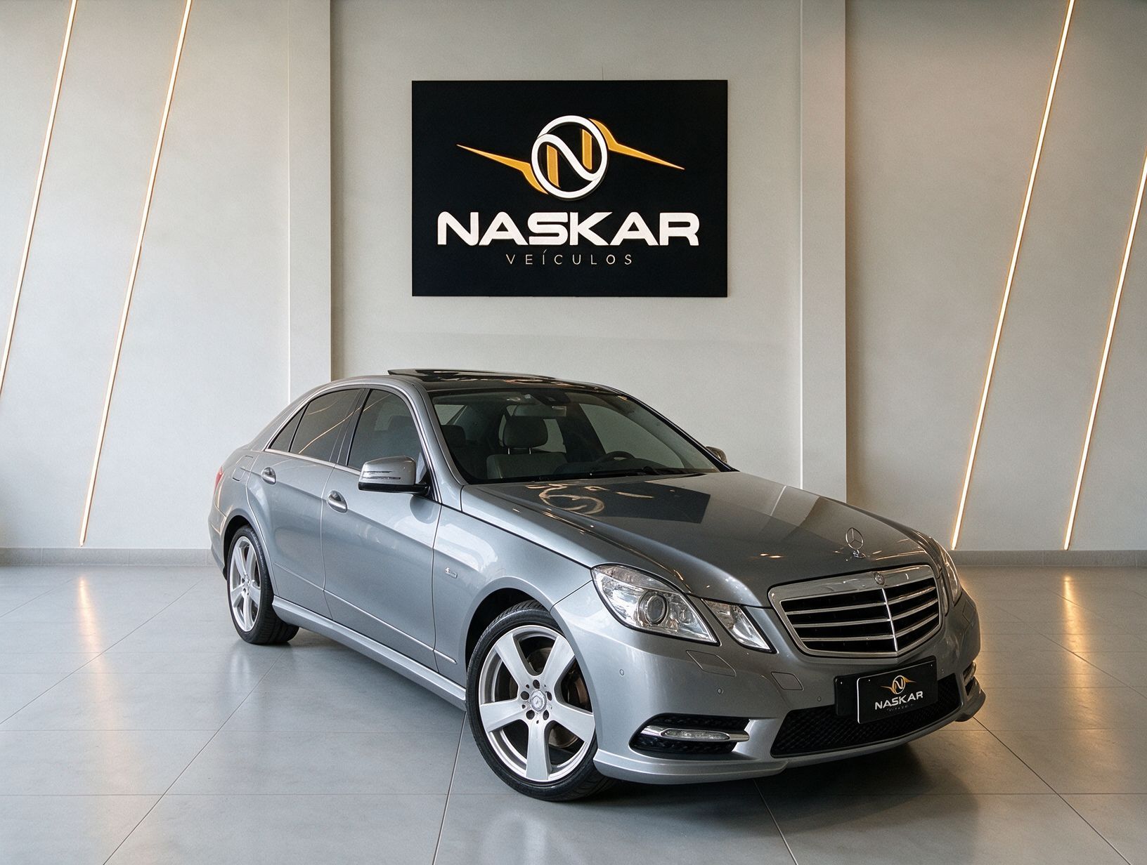 MERCEDES-BENZ E 250 CGI 2013 — foto 10