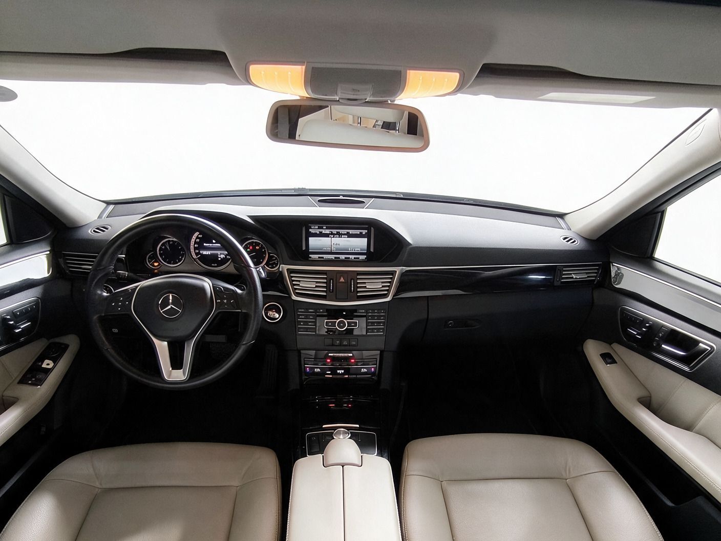 MERCEDES-BENZ E 250 CGI 2013 — frente