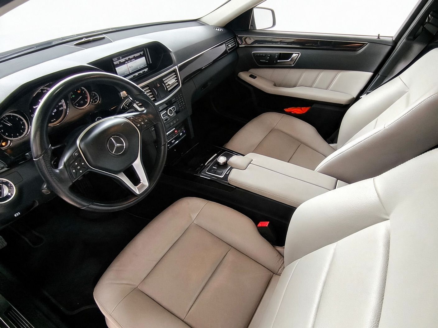 MERCEDES-BENZ E 250 CGI 2013 — foto 2