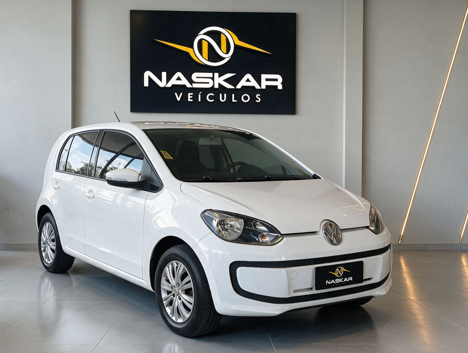 VOLKSWAGEN UP MOVE IMOTION 2015 — foto 2