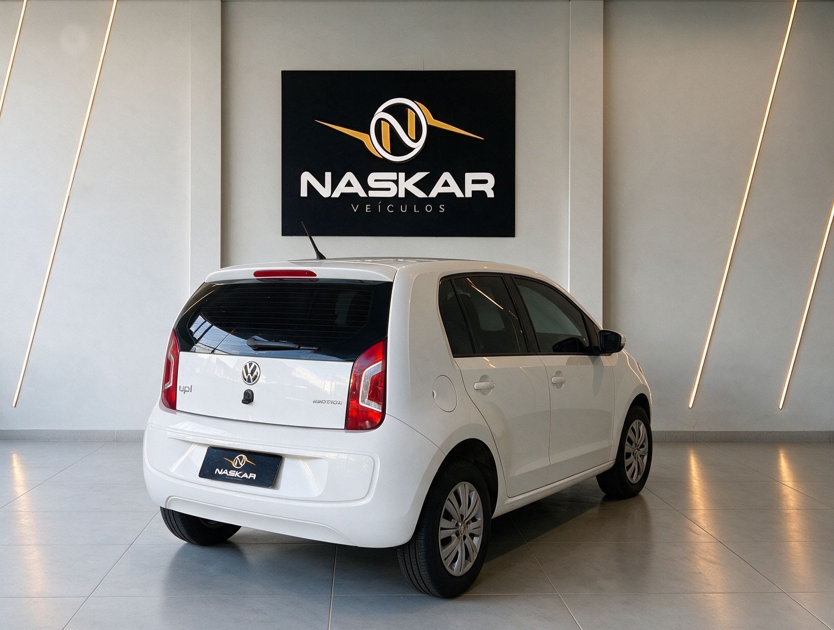 VOLKSWAGEN UP MOVE IMOTION 2015 — foto 8