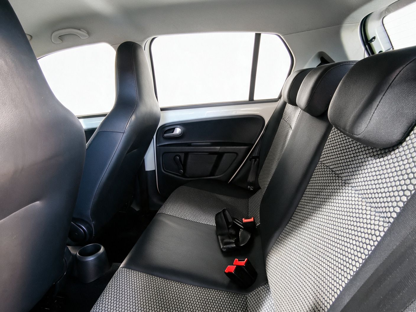 VOLKSWAGEN UP MOVE IMOTION 2015 — foto 9
